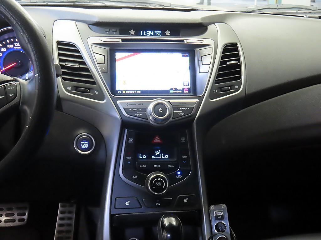 HYUNDAI Avante - Vista 11