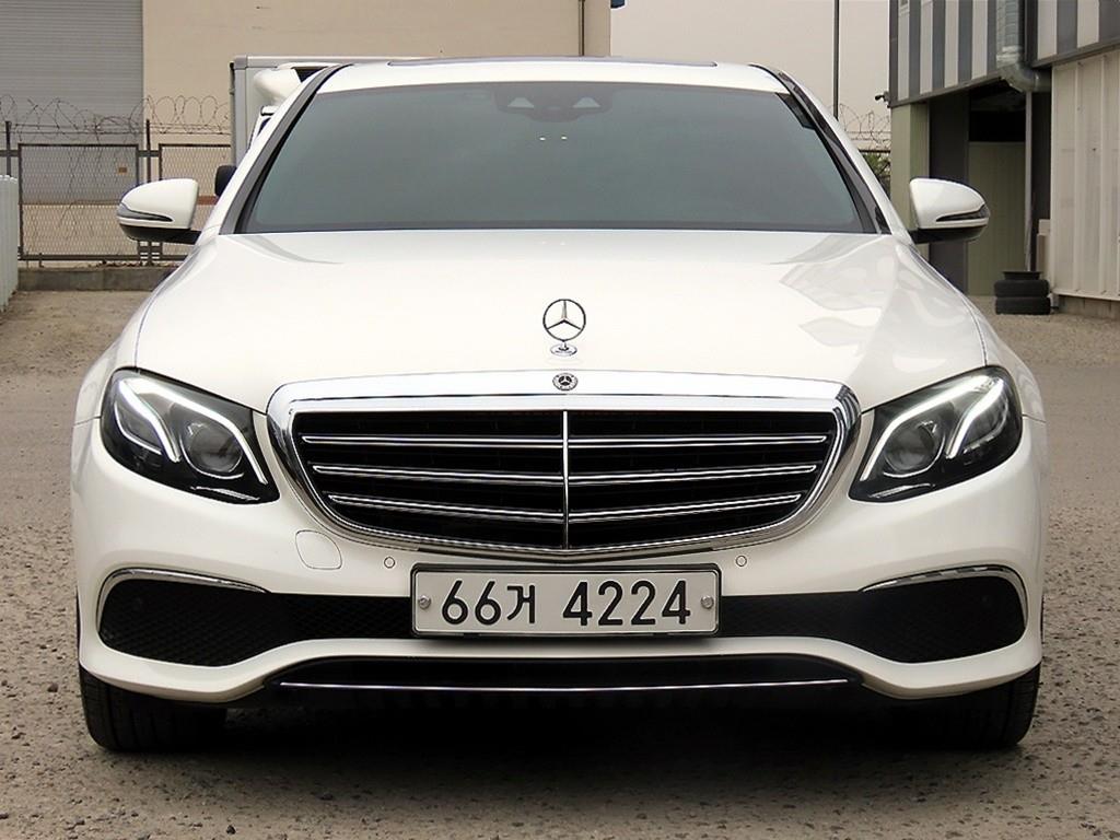 Mercedes Benz E class 2018 Blanco - Importación desde Corea - HF Imports Iquique - Foto 1