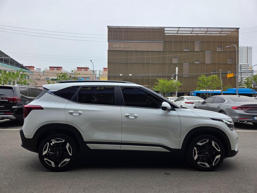 KIA Seltos - Vista 3