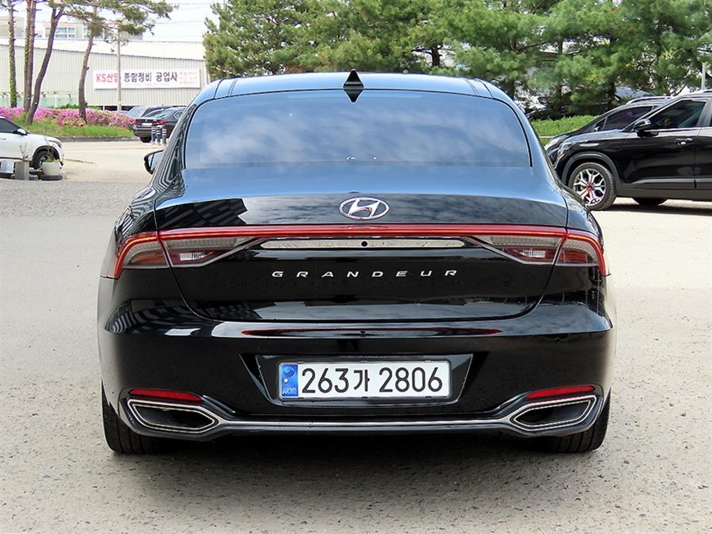 HYUNDAI Grandeur - Vista 5