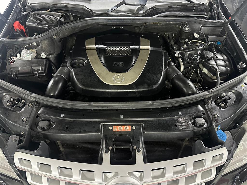 Mercedes Benz M Class - Vista 9