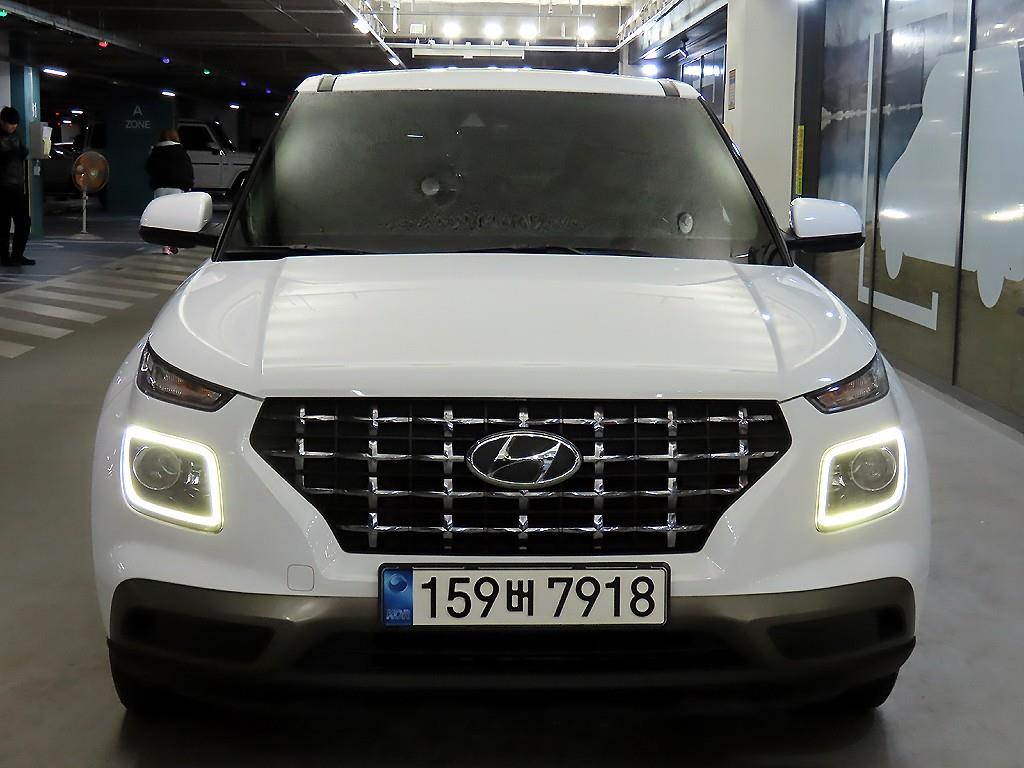 HYUNDAI Venue - Vista 2