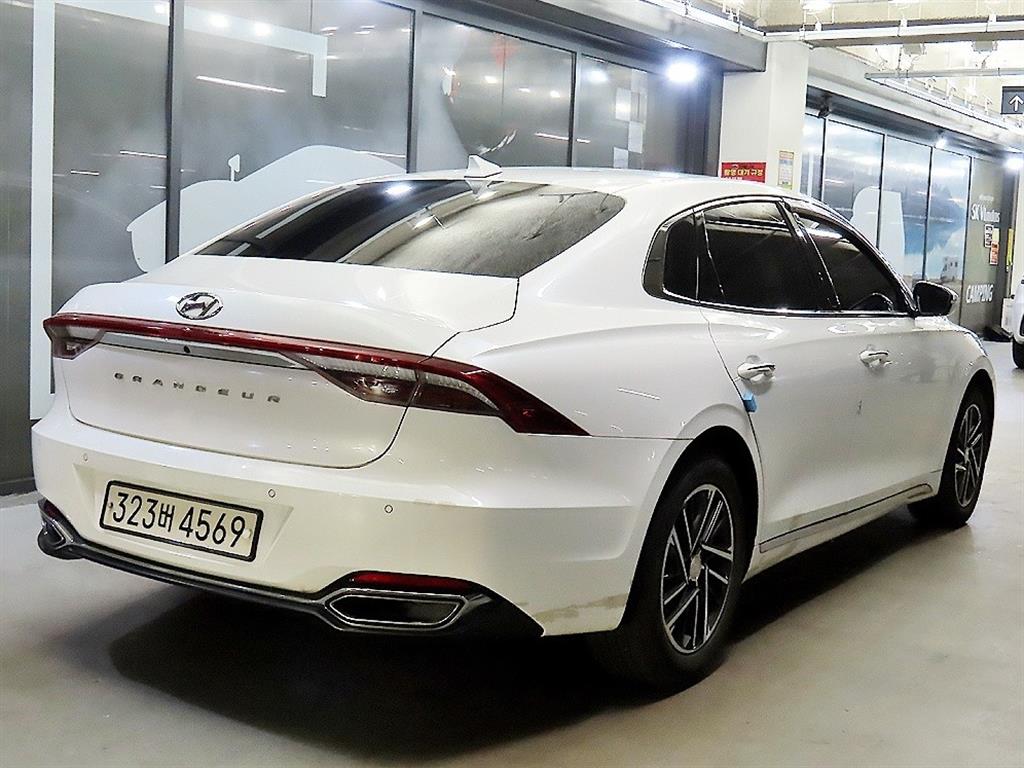 HYUNDAI Grandeur - Vista 4