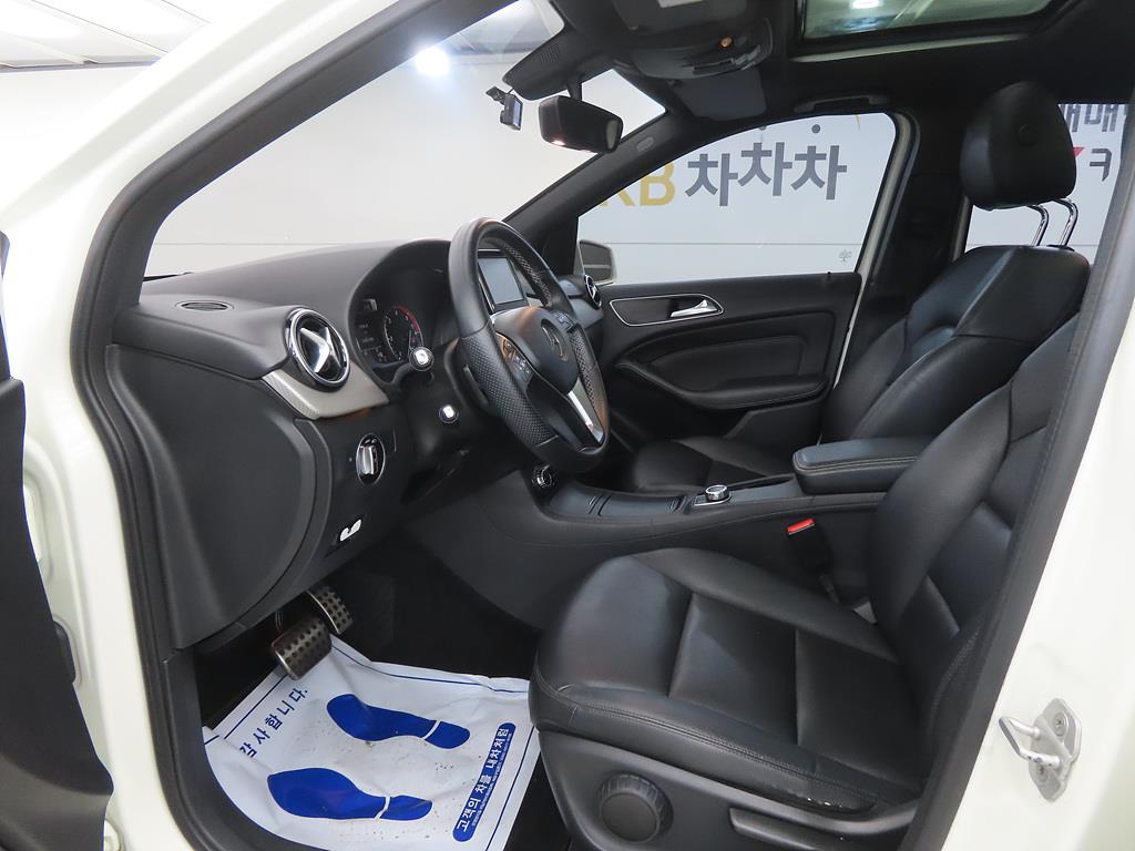 Mercedes Benz B Class (MY B) - Vista 5