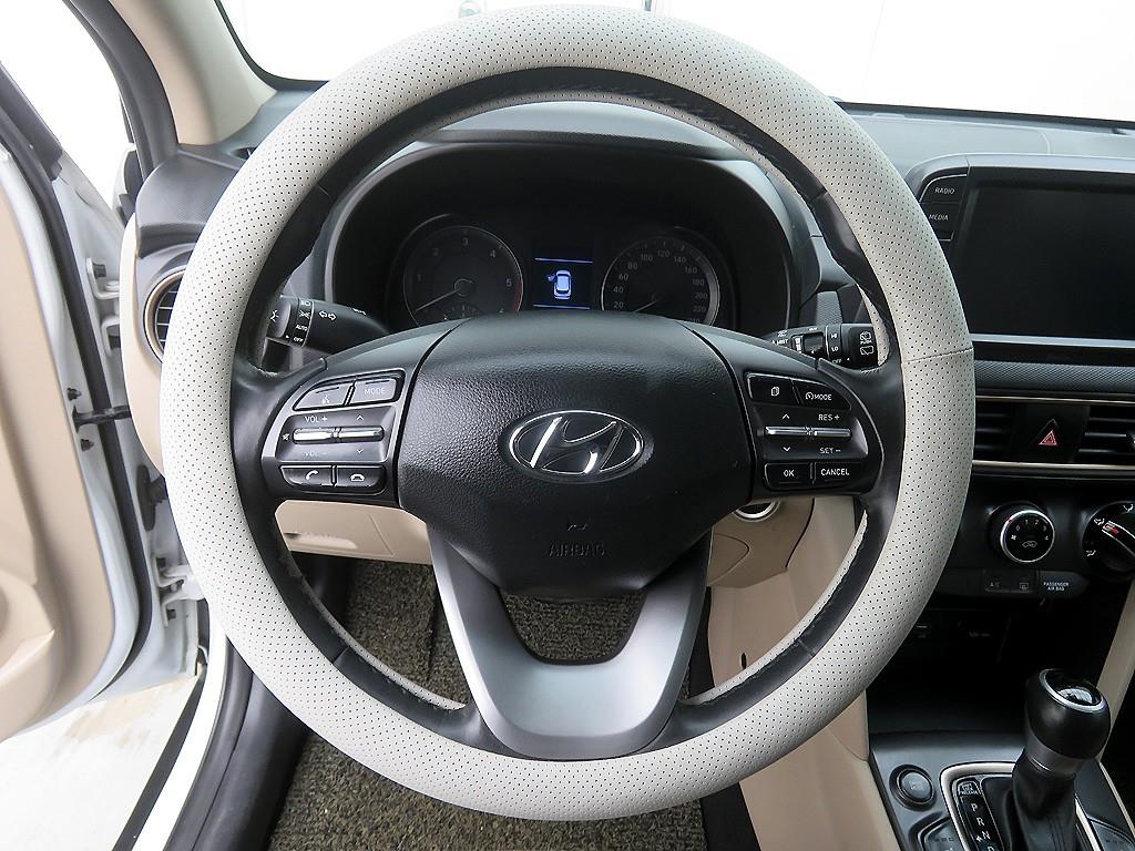 HYUNDAI Kona - Vista 9