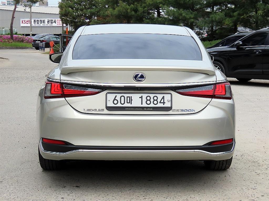 Lexus ES - Vista 4