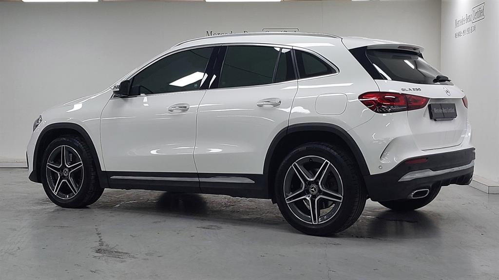 Mercedes Benz GLA Class - Vista 6