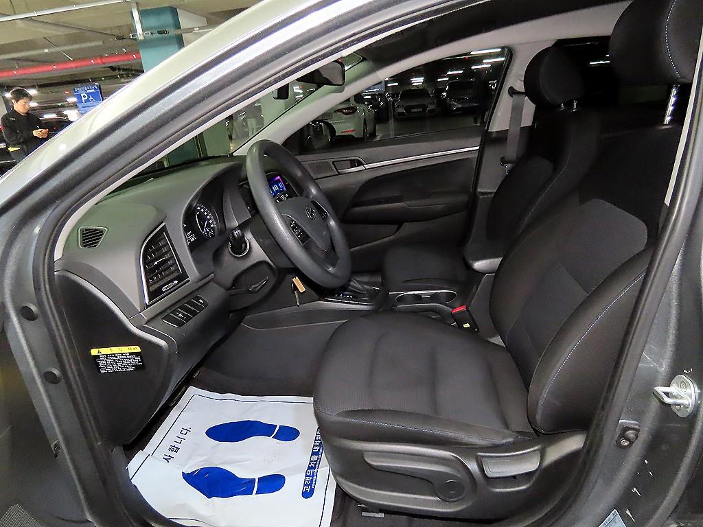 HYUNDAI Avante - Vista 6