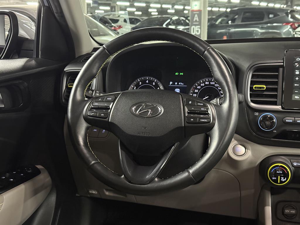 HYUNDAI Venue - Vista 8