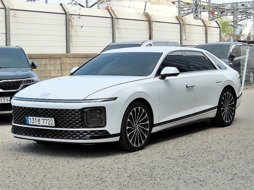 HYUNDAI Grandeur - Vista 2