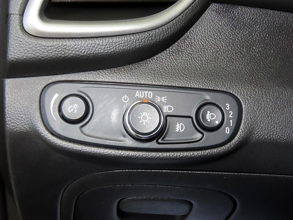 Chevrolet Trax 2018 Negro - Importación desde Corea - HF Imports Iquique - Foto 14