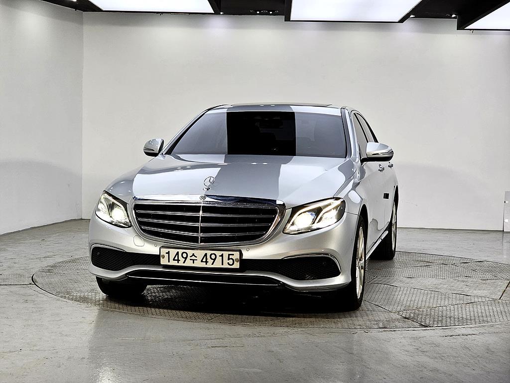 Mercedes Benz E class 2018 Plateado - Importación desde Corea - HF Imports Iquique - Foto 1