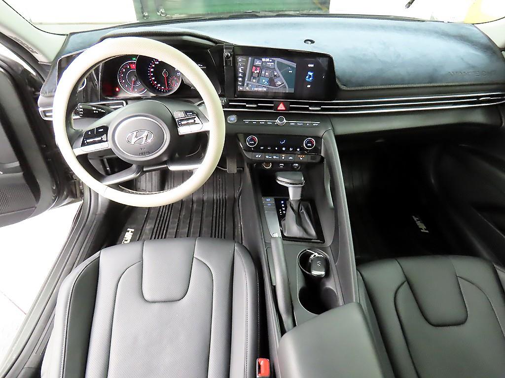 HYUNDAI Avante - Vista 7