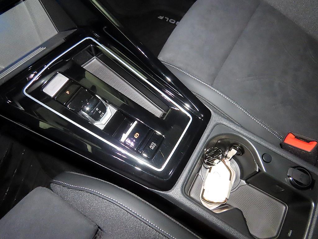 Volkswagen Golf - Vista 12