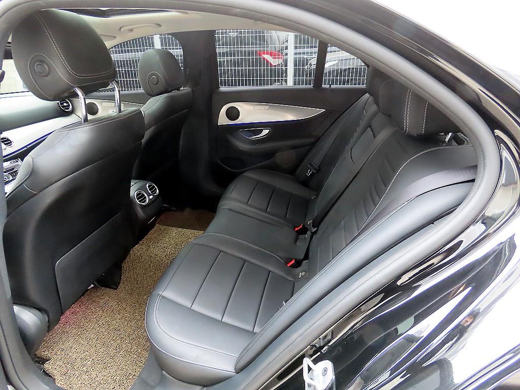 Mercedes Benz E class - Vista 6