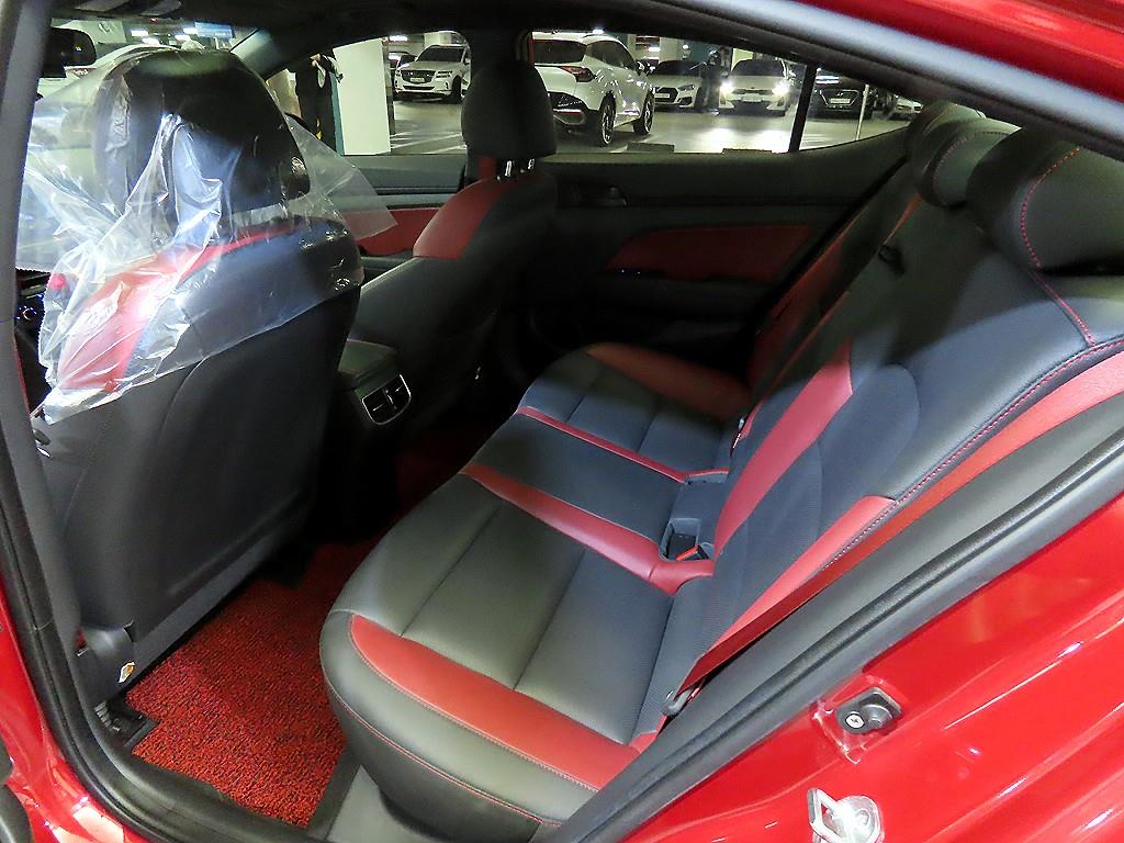 HYUNDAI Avante - Vista 7