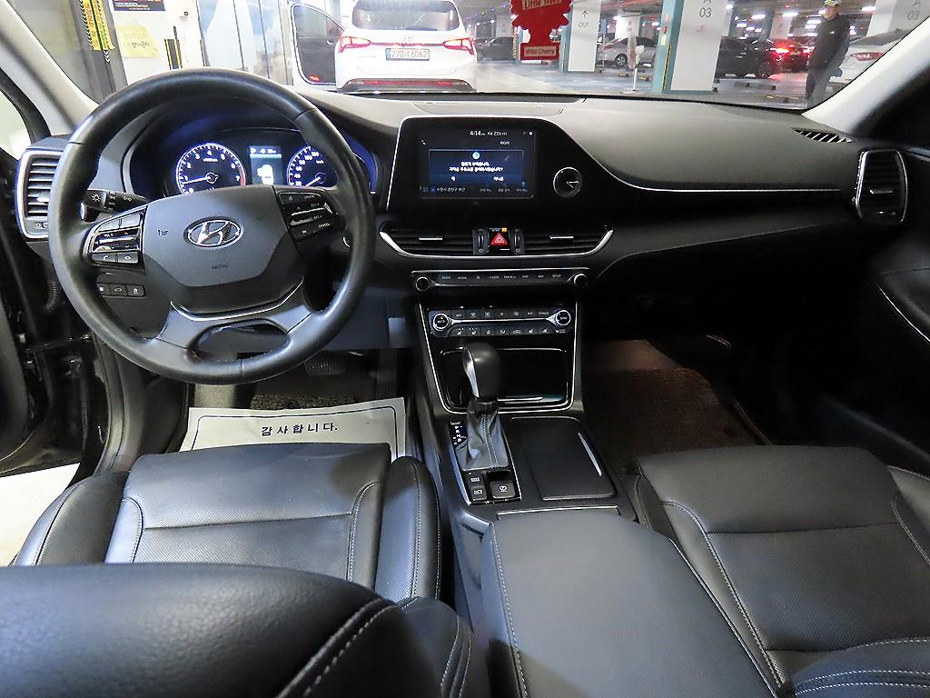 HYUNDAI Grandeur - Vista 10