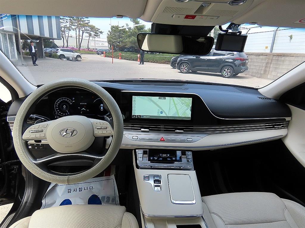 HYUNDAI Grandeur - Vista 8