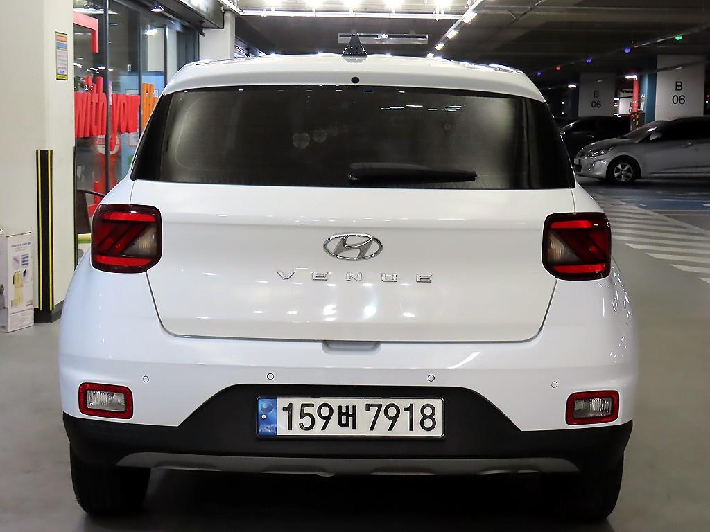 HYUNDAI Venue - Vista 5