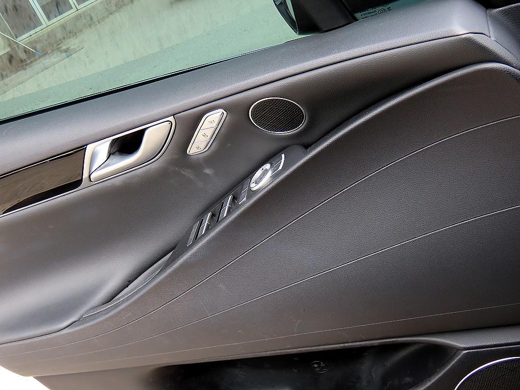 Genesis G80 - Vista 12