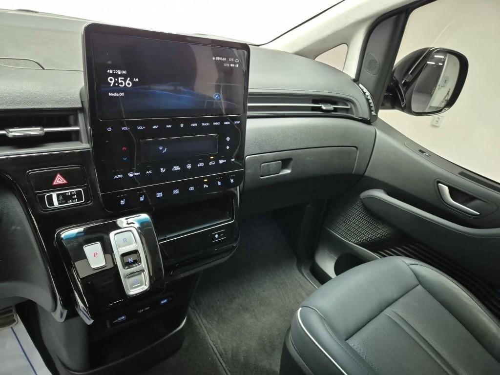 HYUNDAI Staria - Vista 9