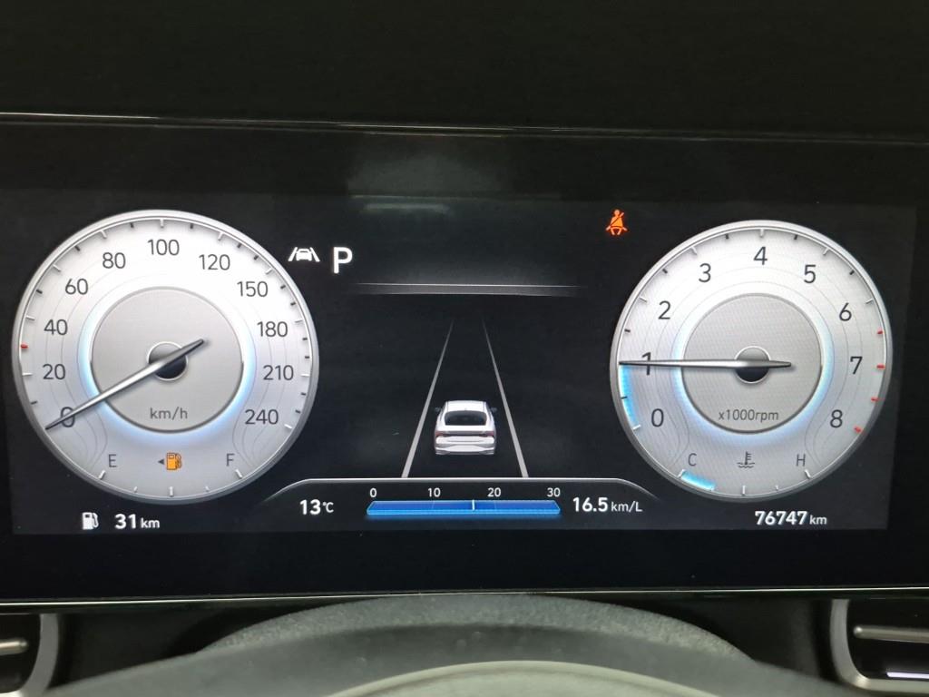 HYUNDAI Avante - Vista 7