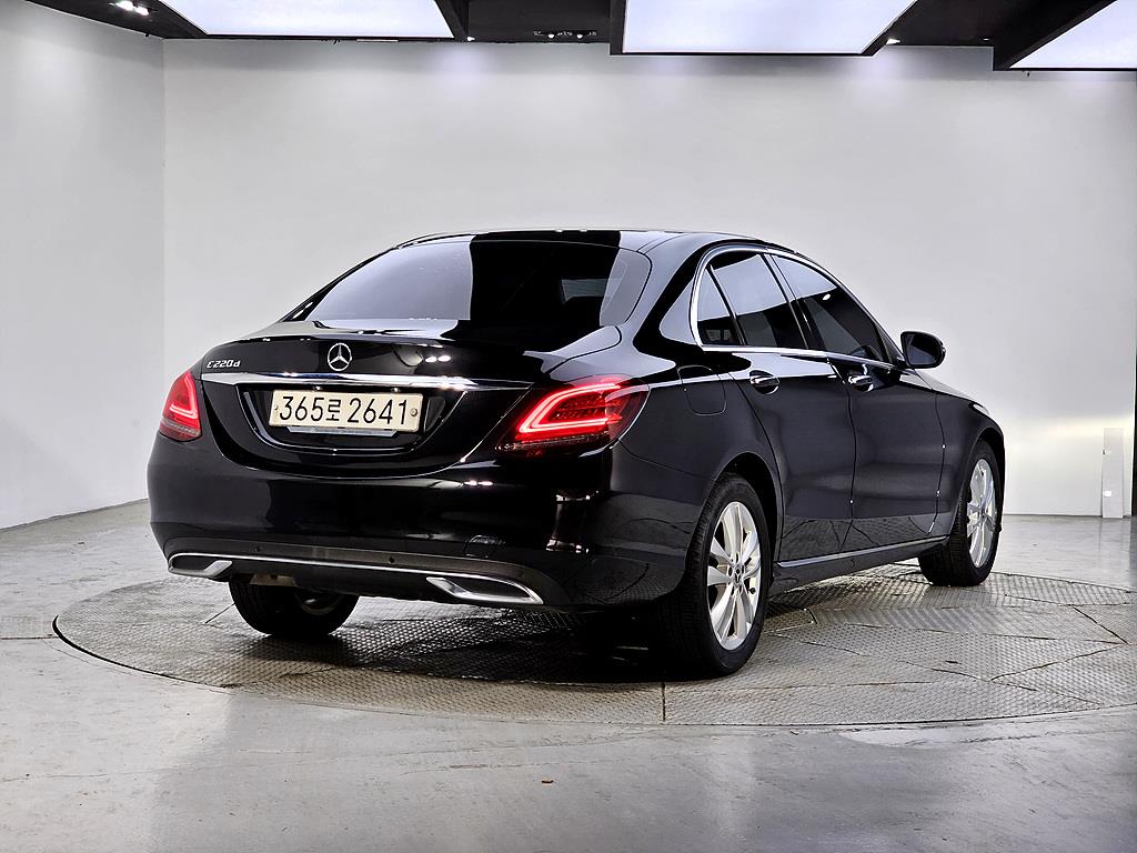 Mercedes Benz C Class - Vista 4