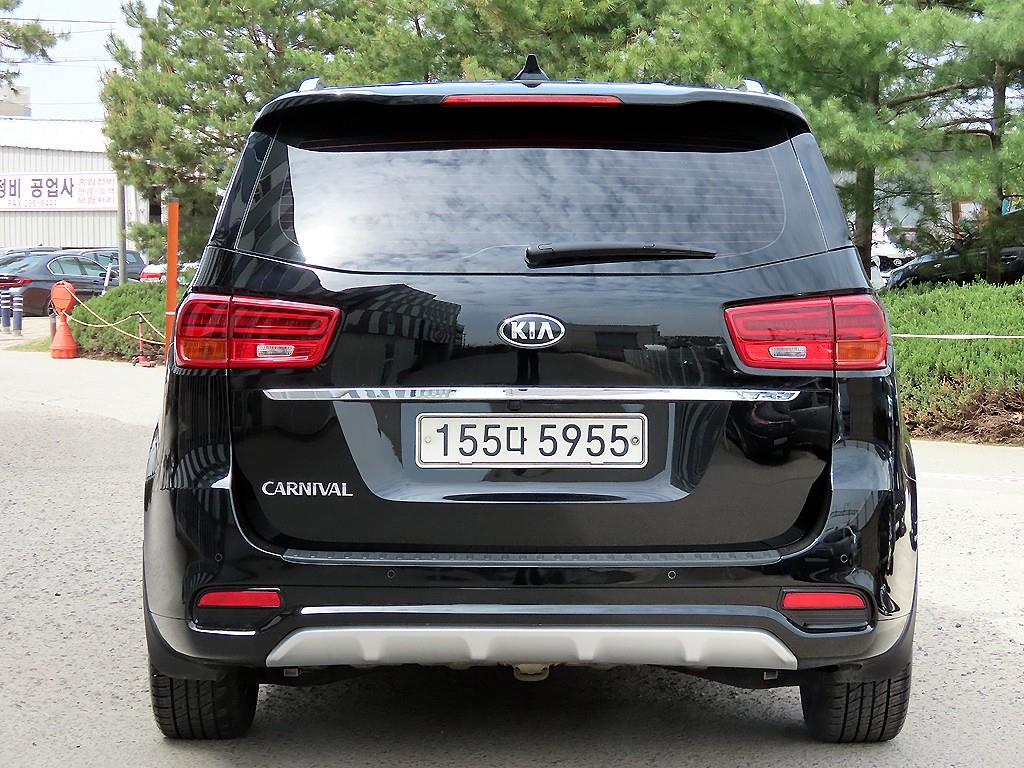 KIA Carnival - Vista 4