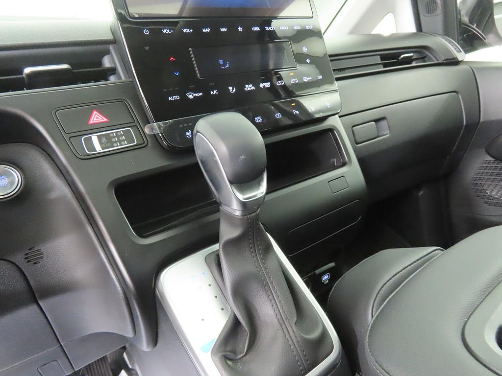 HYUNDAI Staria - Vista 11