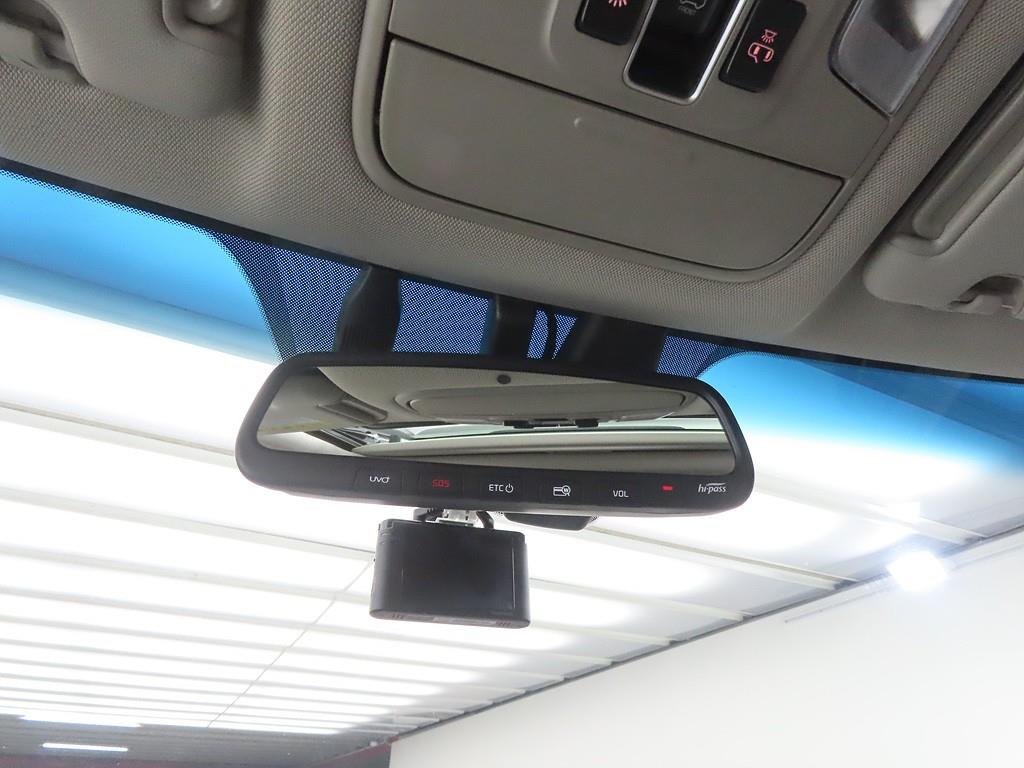 KIA Carnival - Vista 12