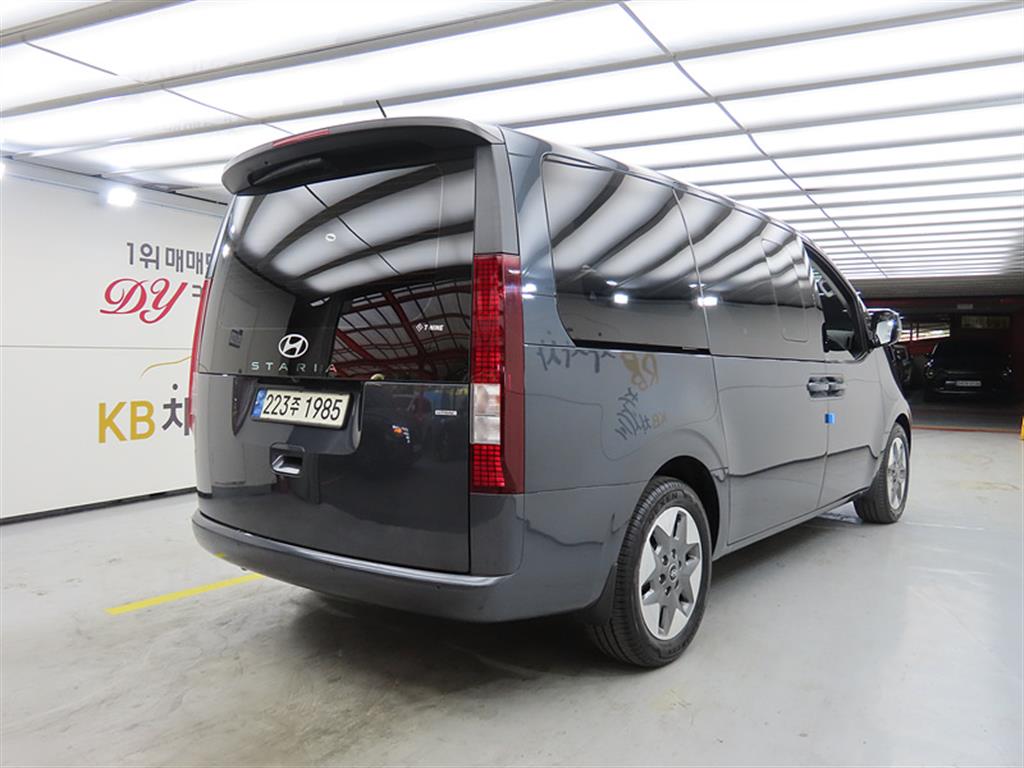 HYUNDAI Staria - Vista 4