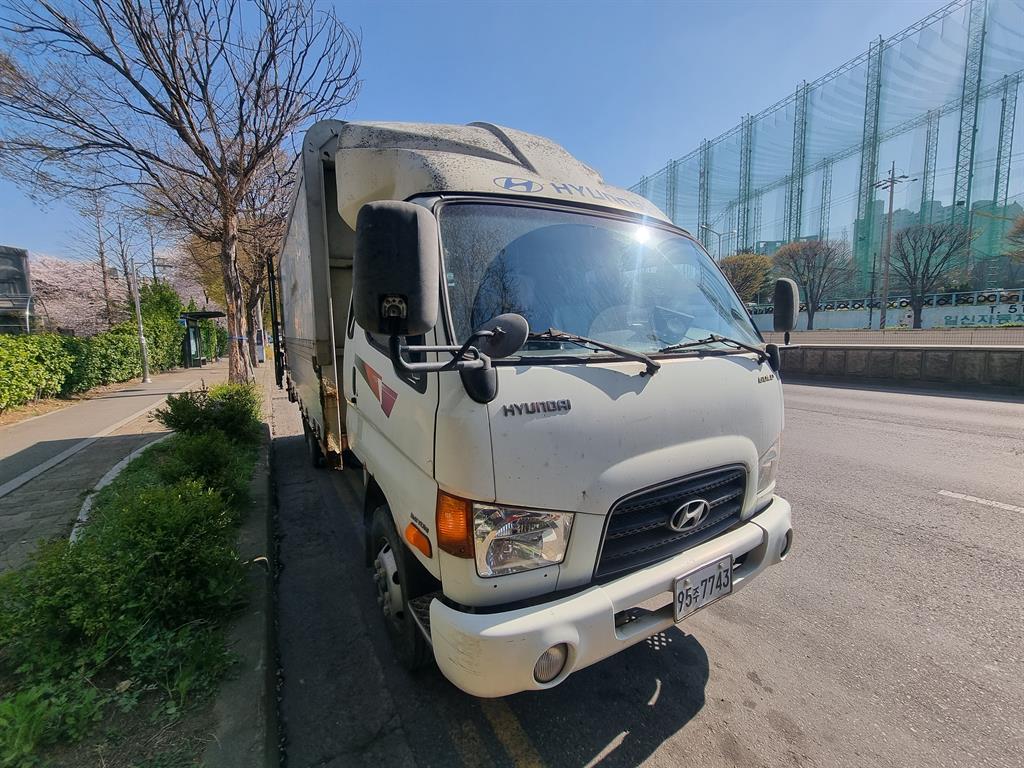 medium and large cargo truck - Vista 2