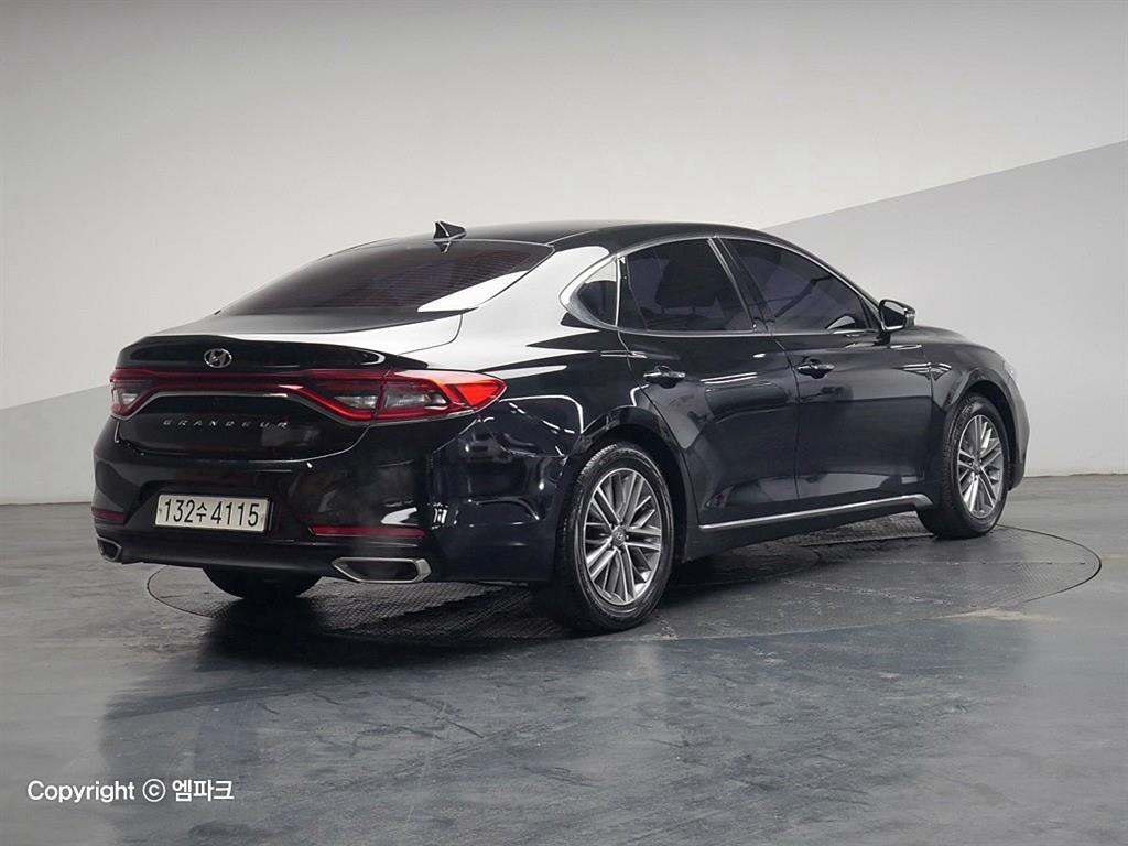 HYUNDAI Grandeur - Vista 3