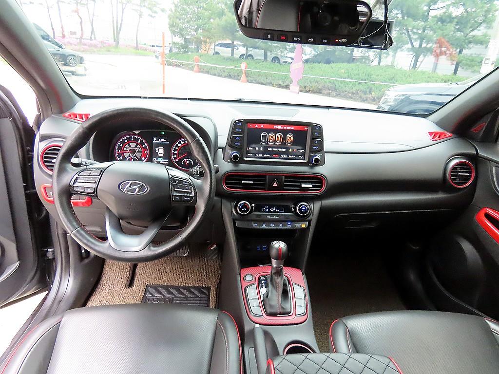HYUNDAI Kona - Vista 7