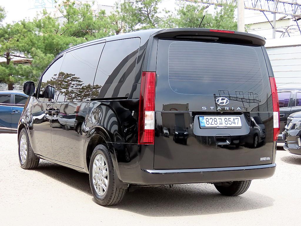 HYUNDAI Staria - Vista 3