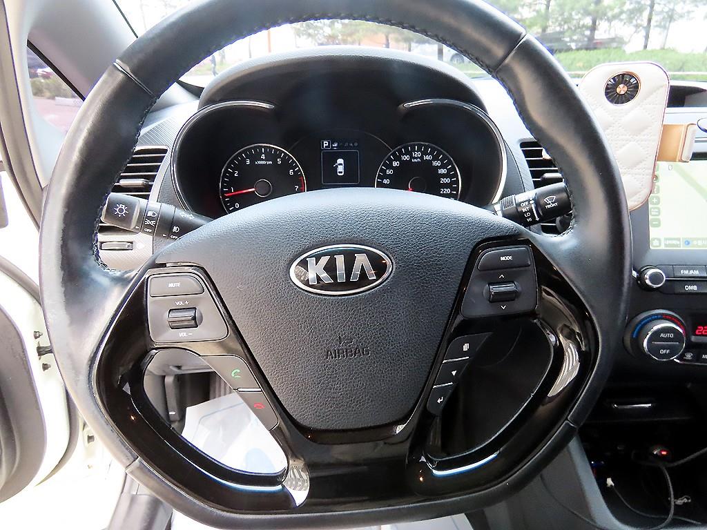 KIA K3 - Vista 8
