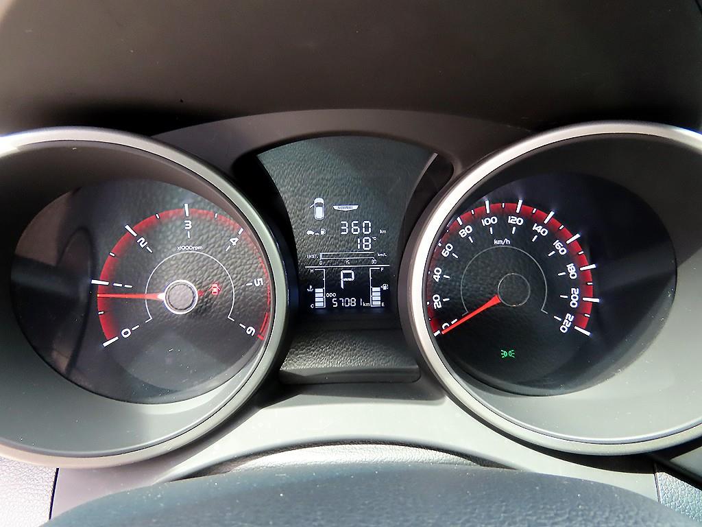 Ssangyong Tivoli - Vista 9