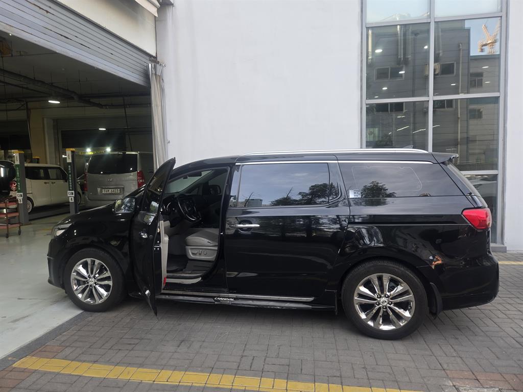 KIA Carnival - Vista 3