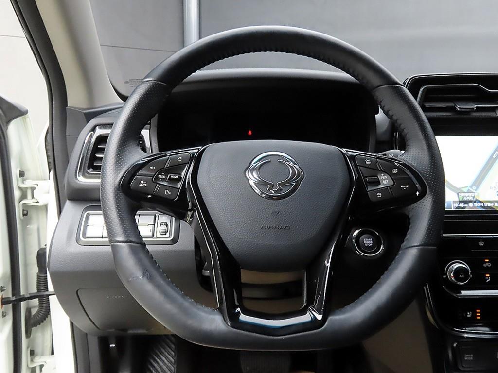 Ssangyong Tivoli - Vista 9
