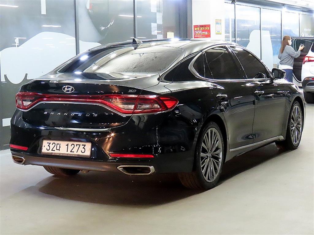 HYUNDAI Grandeur - Vista 4