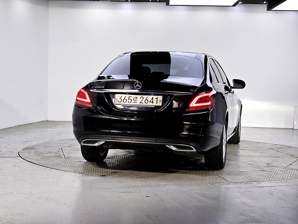Mercedes Benz C Class - Vista 3