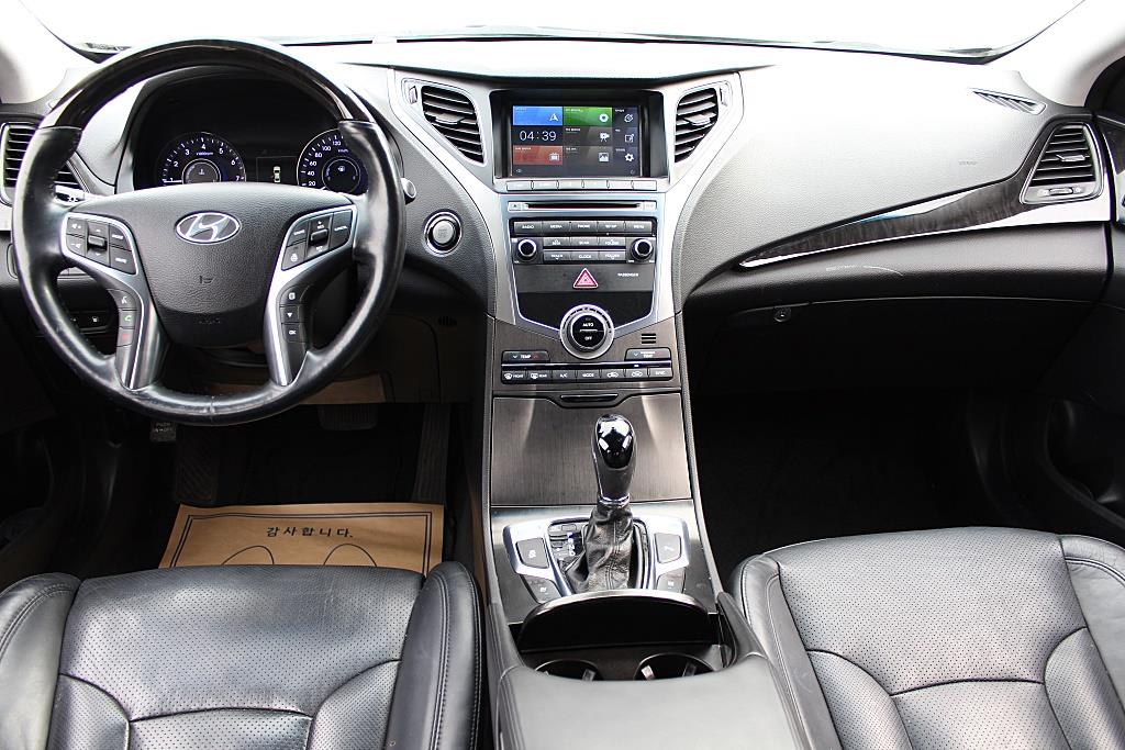 HYUNDAI Grandeur - Vista 6