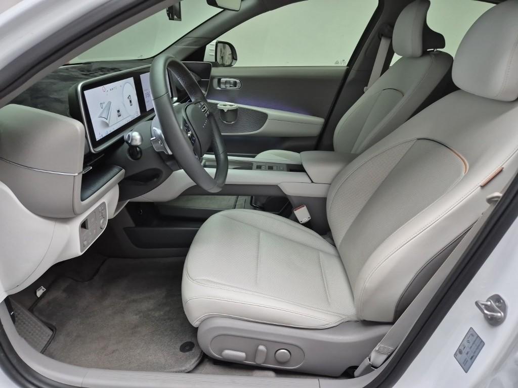 HYUNDAI Ioniq 6 - Vista 11