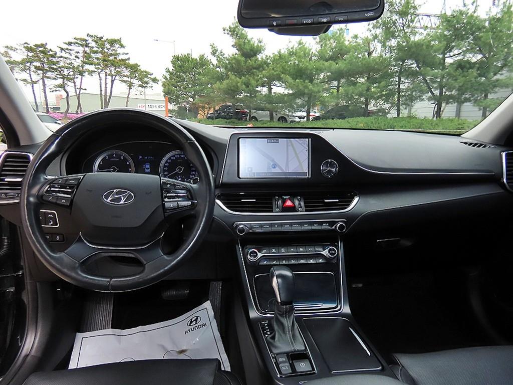 HYUNDAI Grandeur - Vista 7