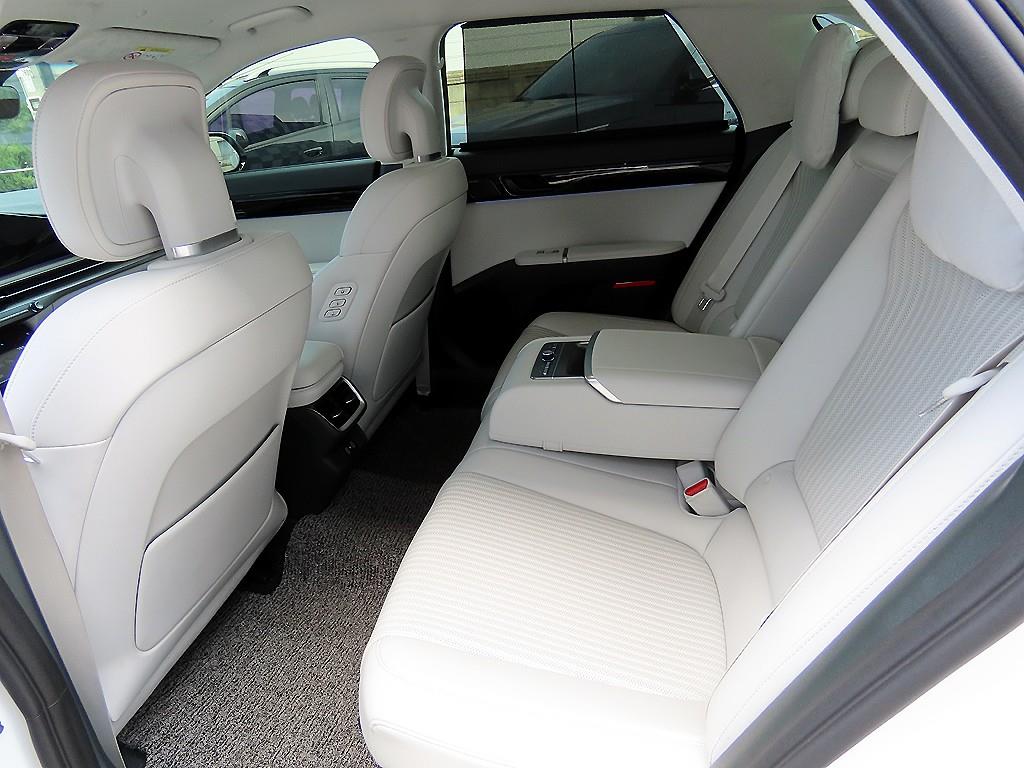 HYUNDAI Grandeur - Vista 6