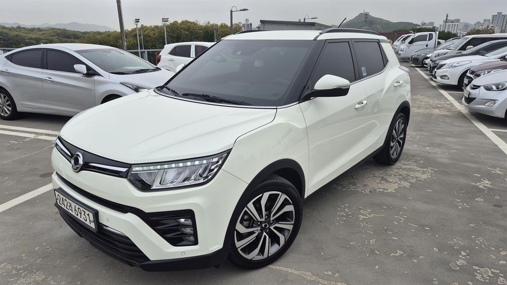 Ssangyong Tivoli 2020 Blanco - Importación desde Corea - HF Imports Iquique - Foto 1