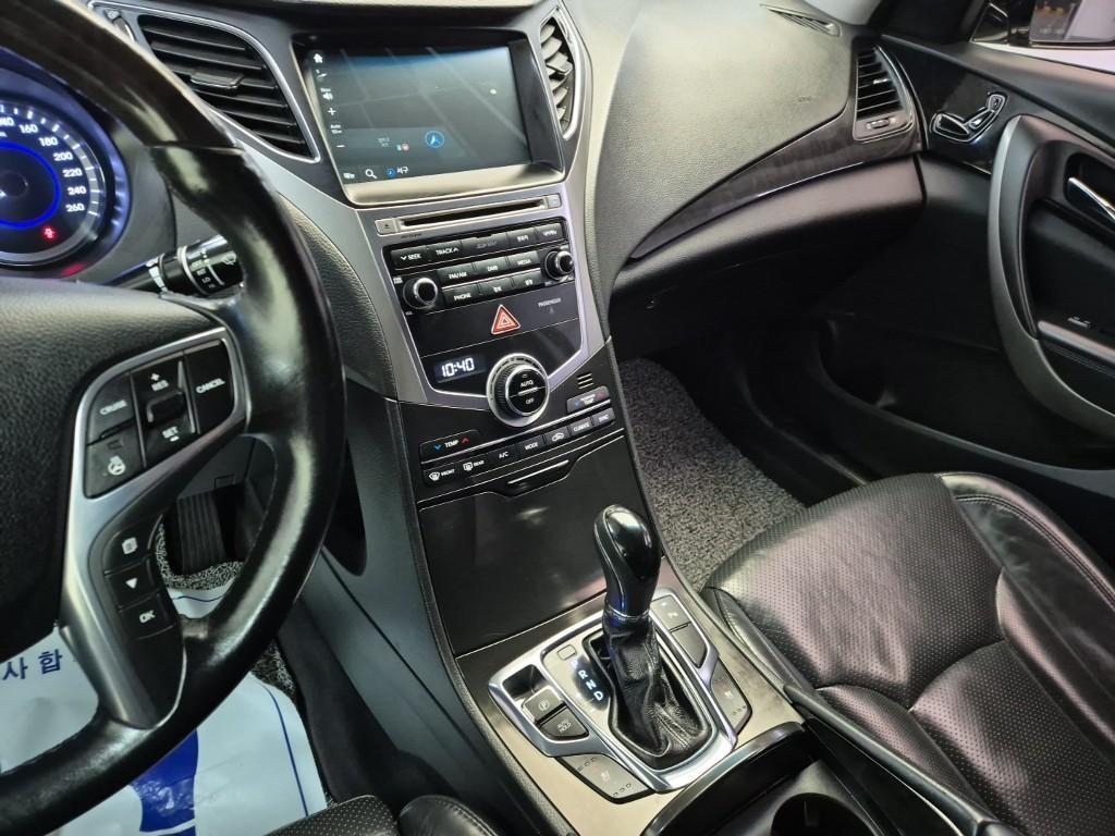 HYUNDAI Grandeur - Vista 10