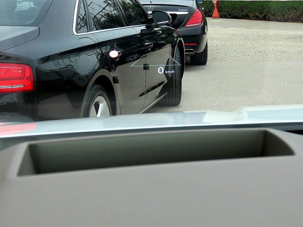 KIA Carnival - Vista 11