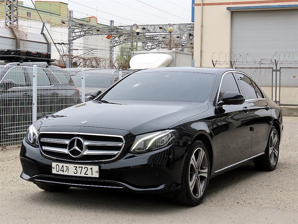 Mercedes Benz E class - Vista 2