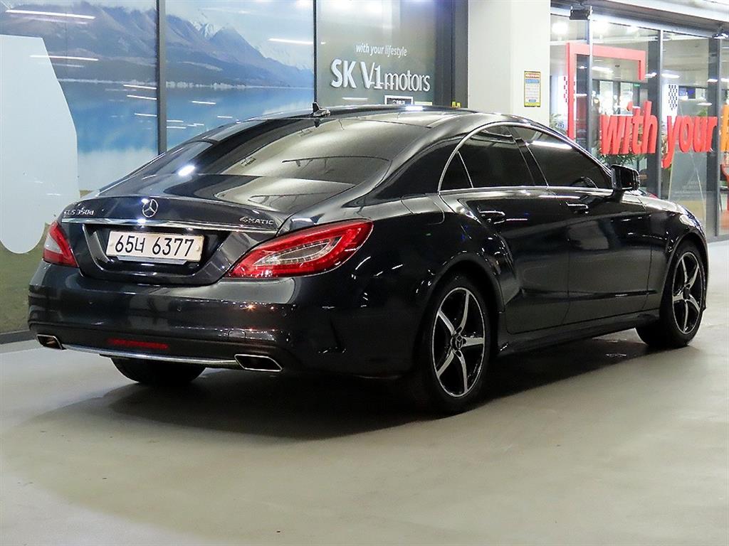 Mercedes Benz CLS Class - Vista 4